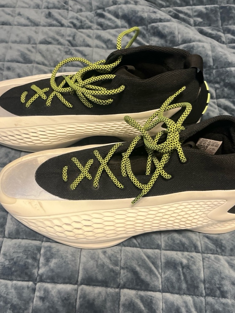 Adidas Black Sneakers with Neon Yellow Laceso